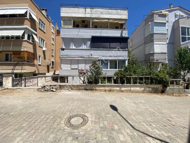 Altınoluk Merkez’de Denize 200 Metre Mesafede Satılık 2+1 Daire