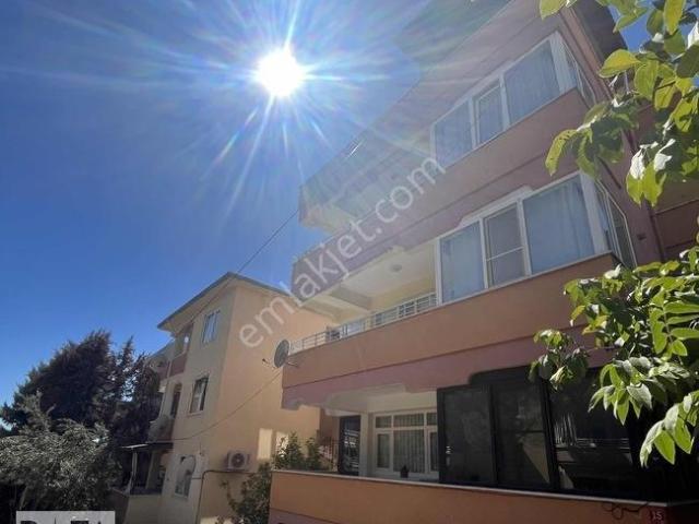 Altınoluk Merkez 2+1 Eşyalı Orta Kat Sürekli Kiralık