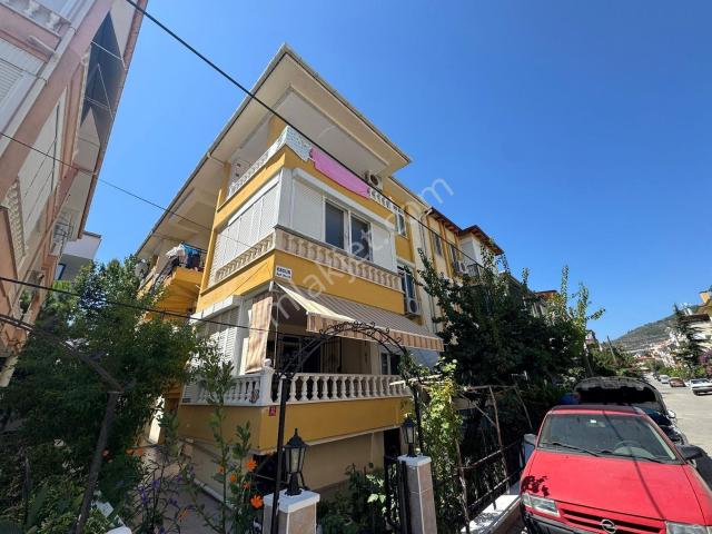 Altınoluk Merkezde 1+1 Arakat Ön Cephe Heryere Düz Ayak Daire