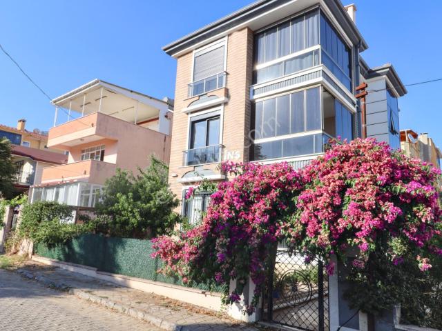 Altınoluk Merkezde Orta Kat Çift Banyolu 2+1 Daire