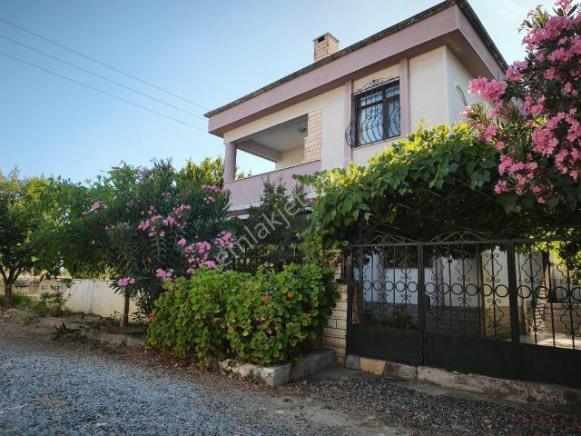 Altınoluk Narlıda Muhteşem Lokasyonda Denize Yürüme Mesafesinde Satılık Geniş Bahçeli 4+1 Villa
