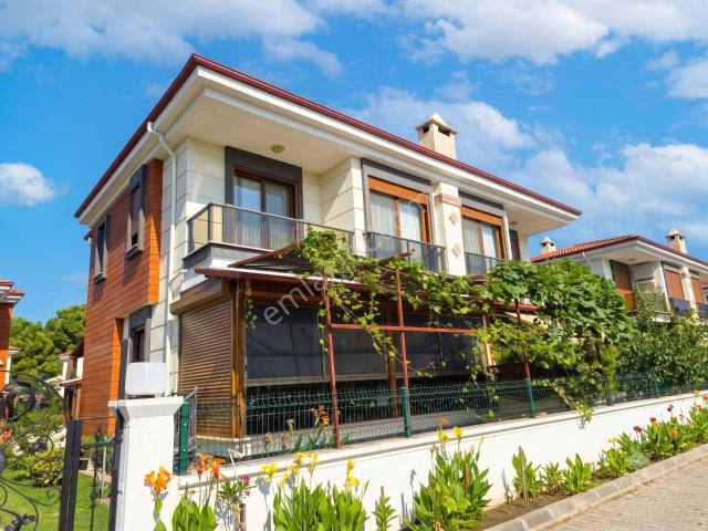 Altınoluk Satılık Villa | Denize 150m | Sahil Tarafında