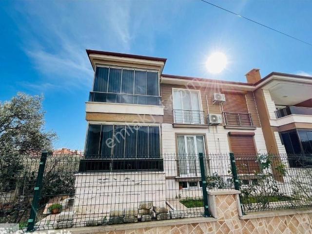 Altınoluk Tek Fiyata 2+1 Ve 1+1 2 Ayrı Satılık Bahçeli 9 Yıllık Daire