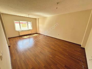 Altınevler'de Site İçi Yüksek Katta Önü Açık 3+1 Kiralık Daire