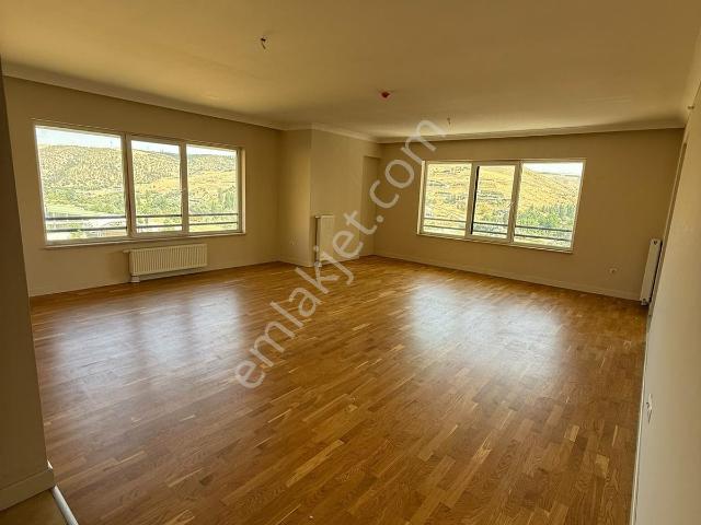 Altınkule'den Güneypark 2 Sitesi 4+1 200m2 Boş