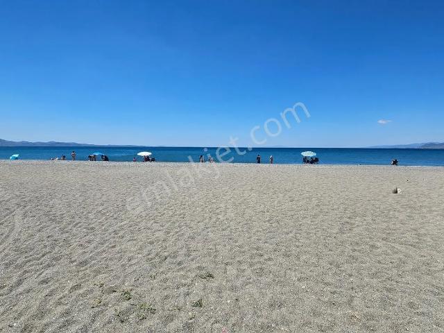 Kw Zena Akçay altınkum' Da Plaja 1km Mesafede Kiralık Eşyalı 2+1