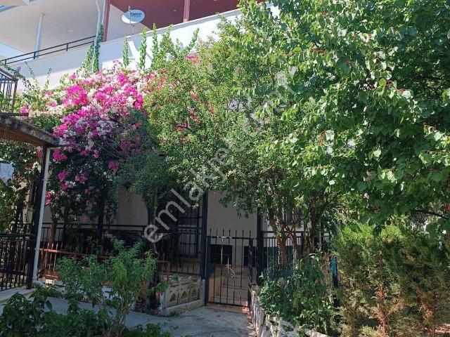 Altınkum Sahiline 650m Mesafede 4+1 Ayrılabilir Mutaklı Satılık Villa