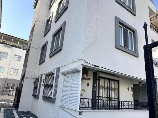 Altınkumda Denize Yürüme Mesafesinde 3+1 Geniş Teraslı Dubleks Daire