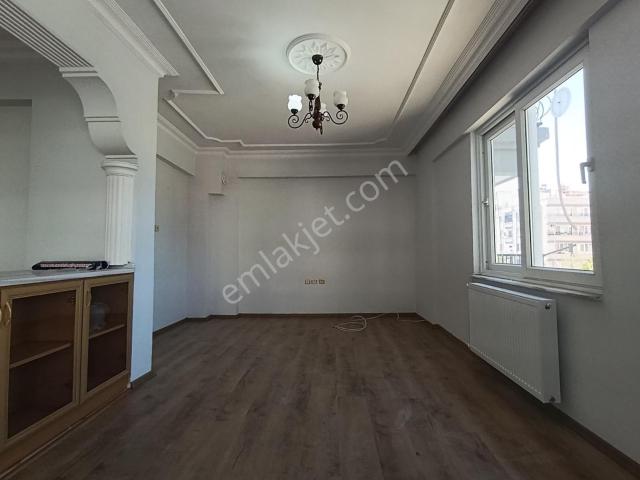 Altınkumda Doğalgazlı İki Wcli Arakat Ön Cephe 3+1 Kiralık Daire