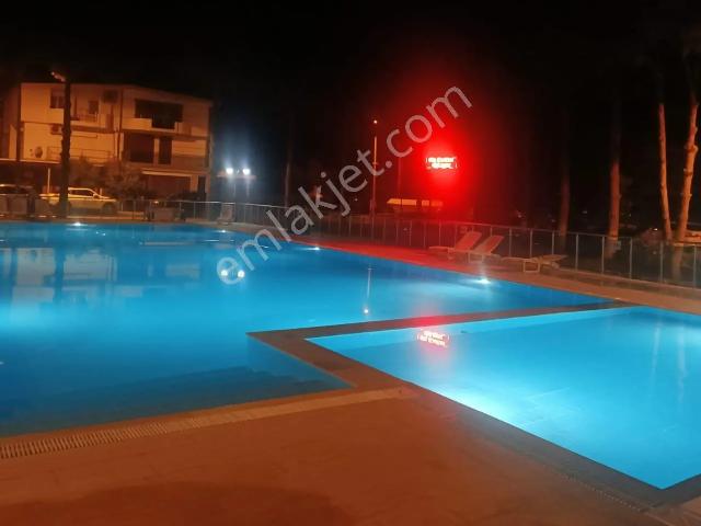 Altınkum'da Havuzlu Site İçerisinde, Denize Yürüme Mesafesinde Kiralık Villa