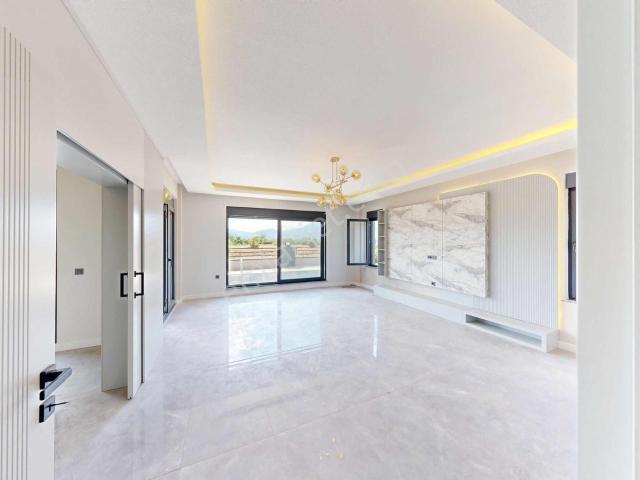 Altınkalede 718 M² Arsa İçınde | Havuzlu, Spa Alanlı, 5+1 Vılla