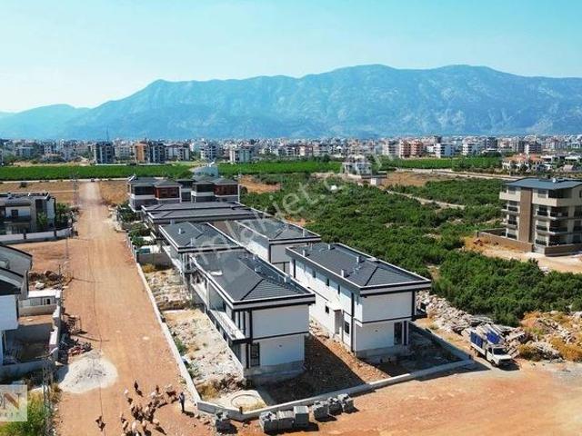 Altınkale'de Satılık Sıfır Müstakil Havuzlu Lüks Villa