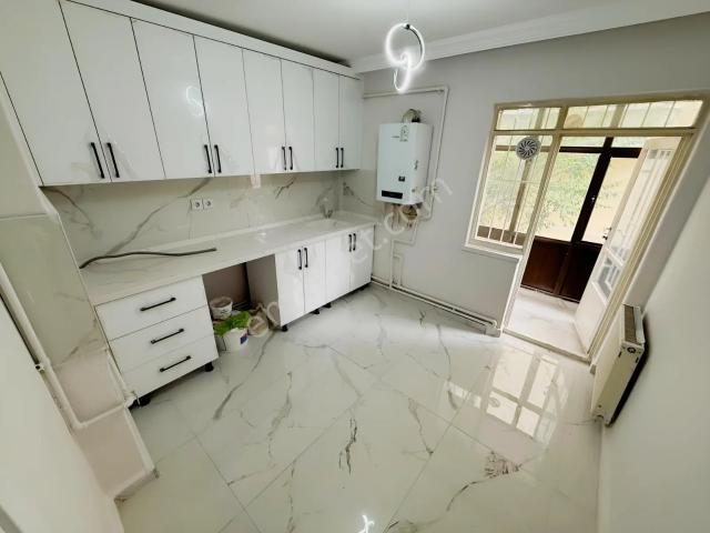 Altınpark Karşısı Full Yapılı Kat Konumunda Kilerli Fırsat Daire