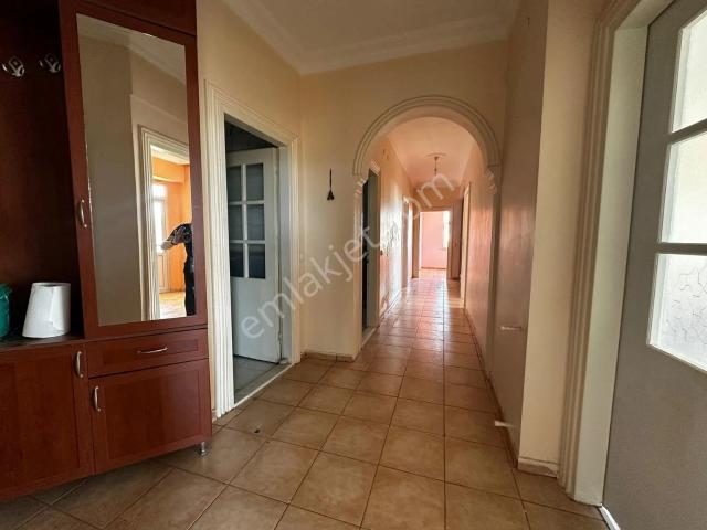 Altıntaş Mahallesi 3+1 Havuzlu Site İçinde Satılık Daire