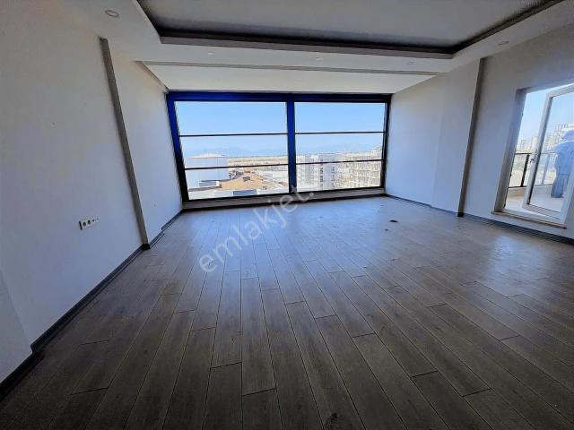 Altıntaşın En Geniş Ayrı Mutfaklı Eşyasız 2+1 Kiralık Daire
