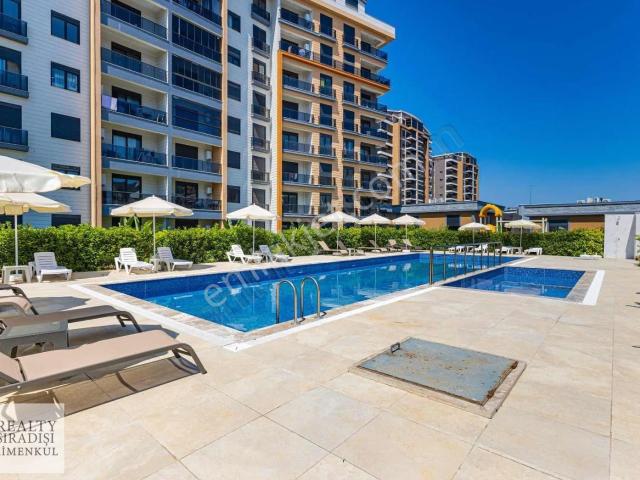Altıntaş'ta Full Eşyalı 2+1 Havuz Cephe Ebeveyn Banyolu Daire