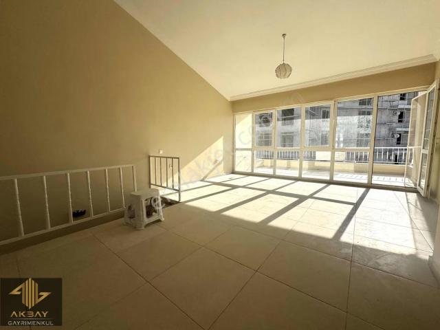 Altıntaş'ta Geniş Kullanışlı Kiralık Çatı Dubleksi 2+1 Daire
