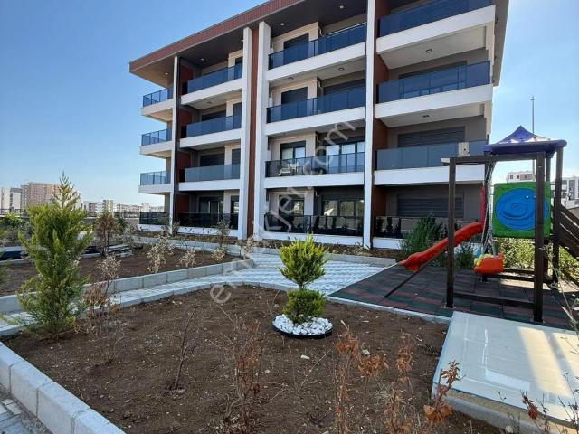 Altıntaş'ta Havuzlu Kapalı Otoparklı Sıfır Binada 2+1 Daire