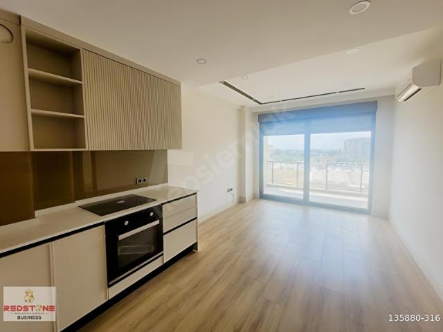 Altıntaş'ta Havuzlu Site de Kapalı Otoparklı 1+1 Kiralık