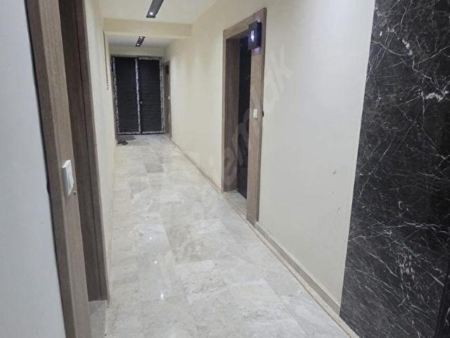 Altıntaş'ta 1+1 Giriş katı, Havuz manzaralı sitede Lüx Daire
