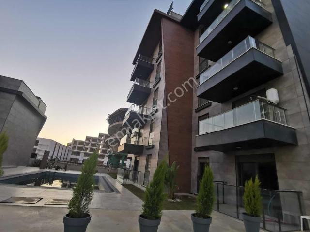 Altıntaşta 40'lık Da Havuz Cephe İskanlı Satılık 1+1 Daıre