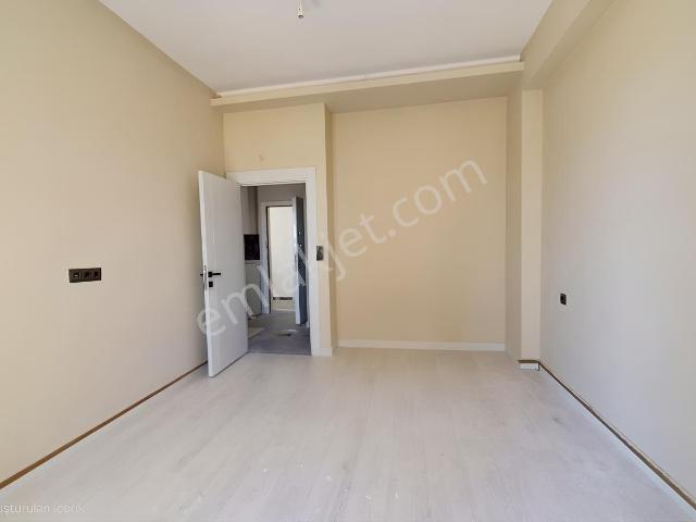Altıntaş 40lık Yol 2. Parselde Site İçinde Havuzlu 1+1 Satılık
