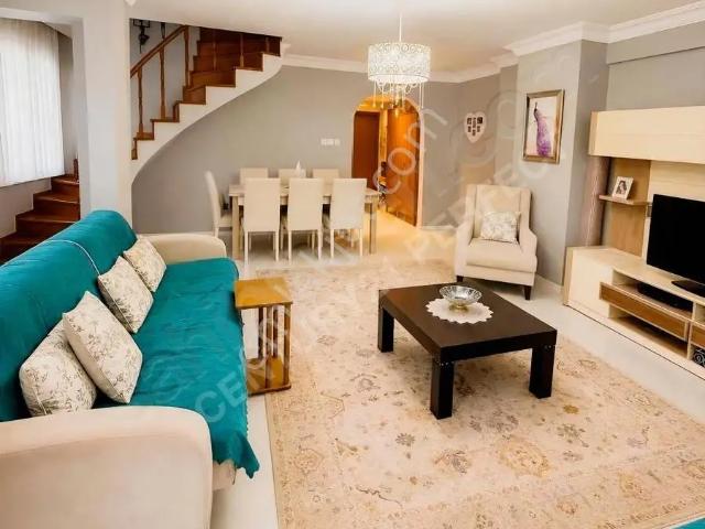 Altıntepe, Hüsniye Cad, Deniz Manzaralı Satılık Dübleks Daire