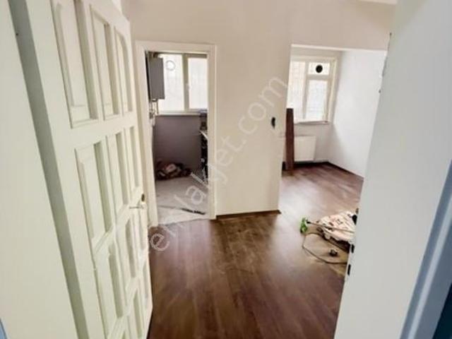 Altıntepsi'de Kiralık 2+1 Daire, Giriş Katı, 70m²