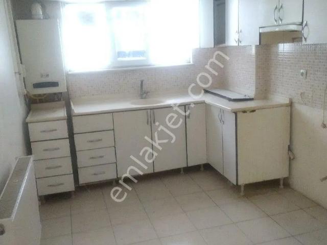Altıparmak Ahmetpaşada.2+1.85m.kombili Yarızemin Kat Daire