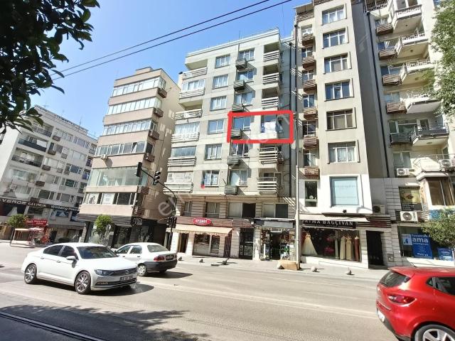 Altıparmak Caddesine Cephe 2+1 Kiralık Daire
