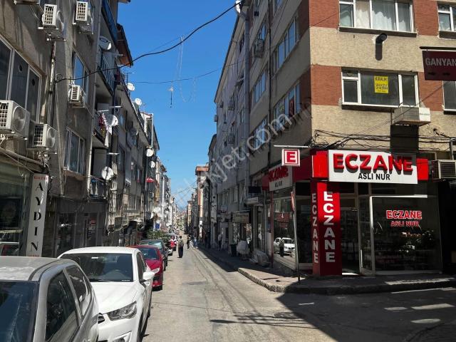 Altıparmak Caddeye Çok Yakın Satılık Daire