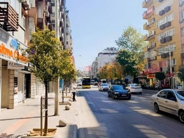 Altıparmak Cd.sinde İçi Sıfır Yapılmış Teraslı 2+1 Kiralık Daire