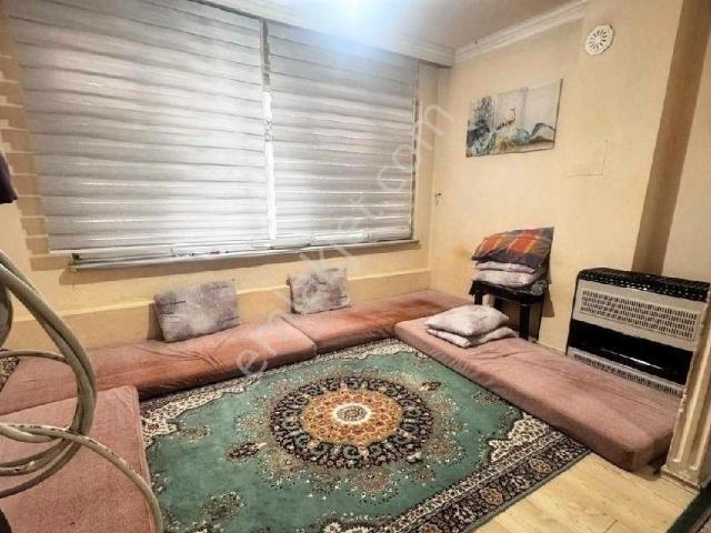 Altıparmak Selimiyede 2+1.80m.giriş Katı Doğalgaz Sobalı Daire
