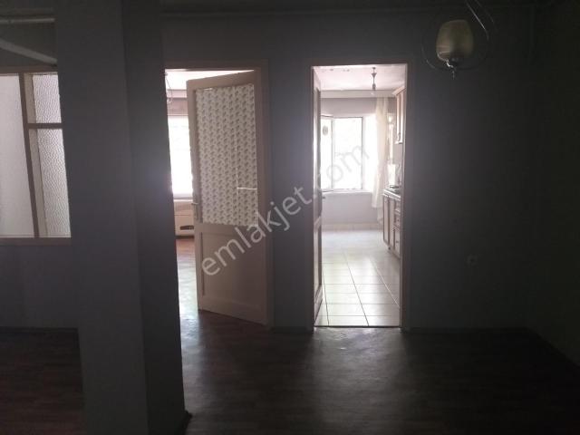 Altıparmak İntizam Mahallesinde Eşyasız Kiralık 2+1 Daire