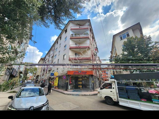 Altıparmak'da Satılık 120m² 3+1 Manzaralı Eşyalı Geniş Daire