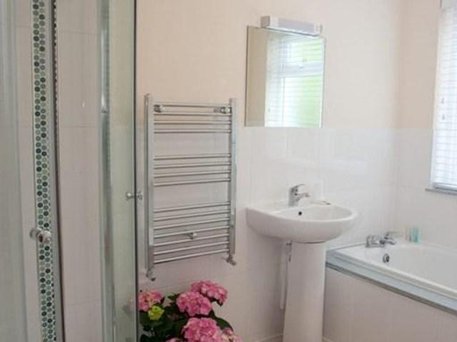 Alta Vista Road, Paignton, TQ4 3 bed flat to rent £1,209 pcm £279 pw