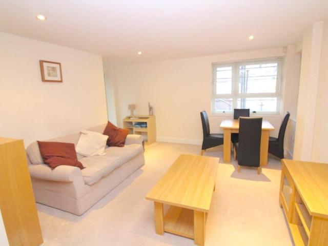 Altamar, Kings Road, Swansea, West. 1 bed apartment to rent £925 pcm £213 pw