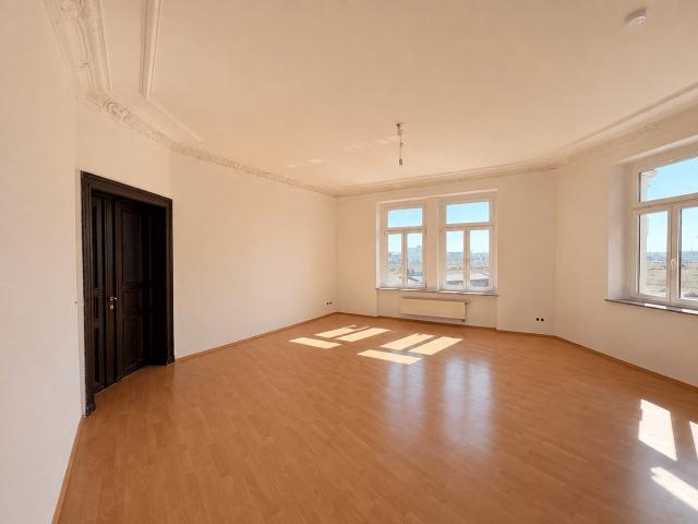 Altbautraum: 105m² Wohnung mit Stuck, Wanne, Dusche und Aufzug! | Künne Immobilien Gruppe