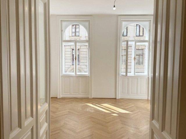 Altbautraum im Herzen von Mariahilf! Generalsanierte 3 Zimmer Wohnung!