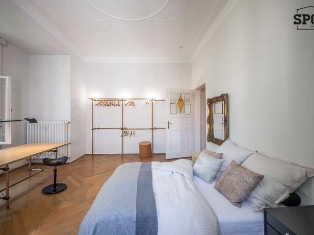 Altbauwohnung mit 5 Zimmern im Herzogpark