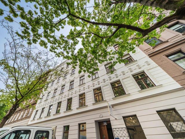 Altbauwohnung mit Balkon nahe dem beliebten Wiener Prater