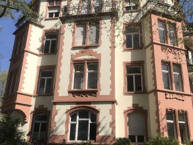 Altbauwohnung mit besonderem Flair I 4Zi. I neue Küche I Bestlage Nordend