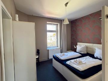 Altbauwohnung am See mit 2 Schlafzimmern und 2 Bädern
