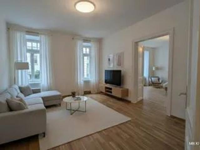 Altbauwohnung im 9. Bezirk frisch saniert!