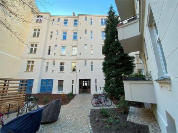 Altbauwohnung in renoviertem Jugendstil Altbau mit Garten VERMIETET