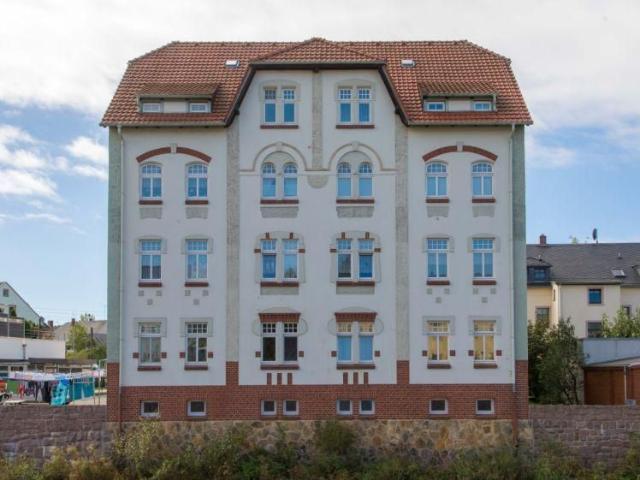 Altbau 3 Zimmer Wohnung mit sonniger Terrasse