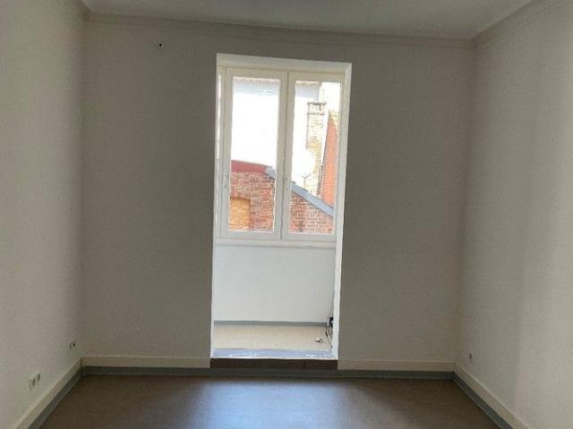 Altbau 2 Zimmer Wohnung mitten in Esslingen!