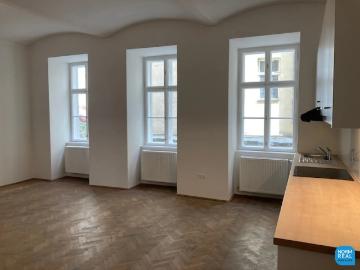 Altbau 6 Zimmer WG Wohnung