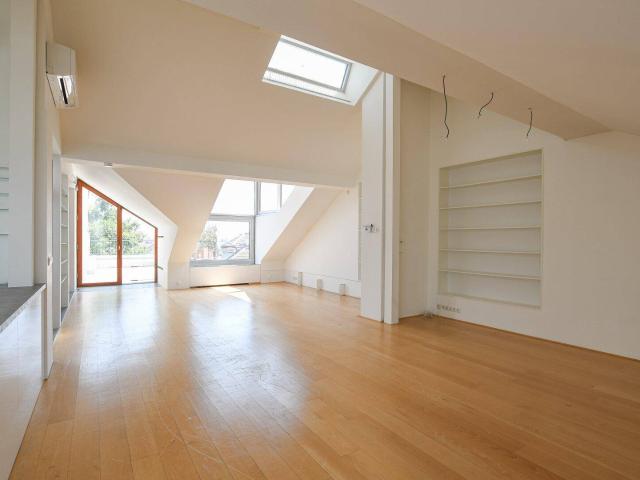 Altbau Chic, Neubau Komfort: 6 Zimmer und Panoramaausblick