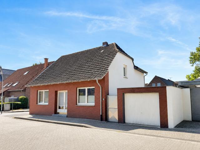 Altbau auf zentral gelegenem Grundstück